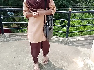 Indian College girl outdoor mating video