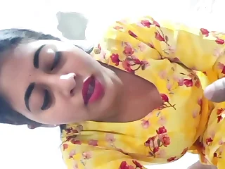 Ek Bechain Desi Ladki Ne OYO Hotel Me Jaakar Jamkar Chudai Ki